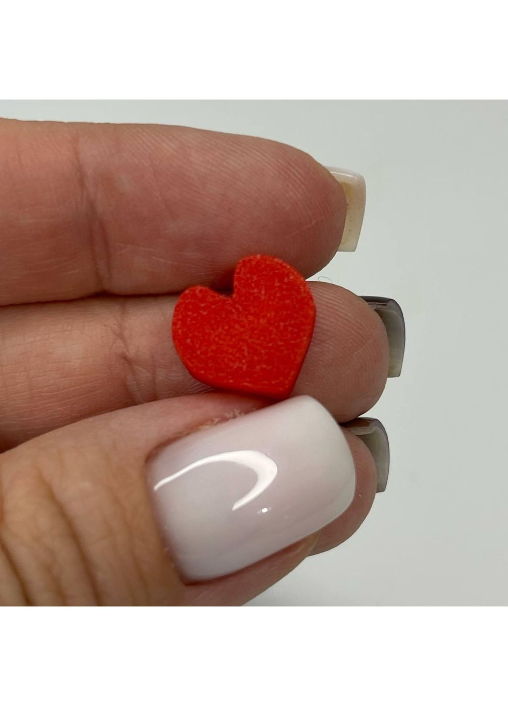 Намистини пластикові Серце пласке з поперечним отвором Червоне 13 мм х 12 мм х 5 мм Finding (369513386)