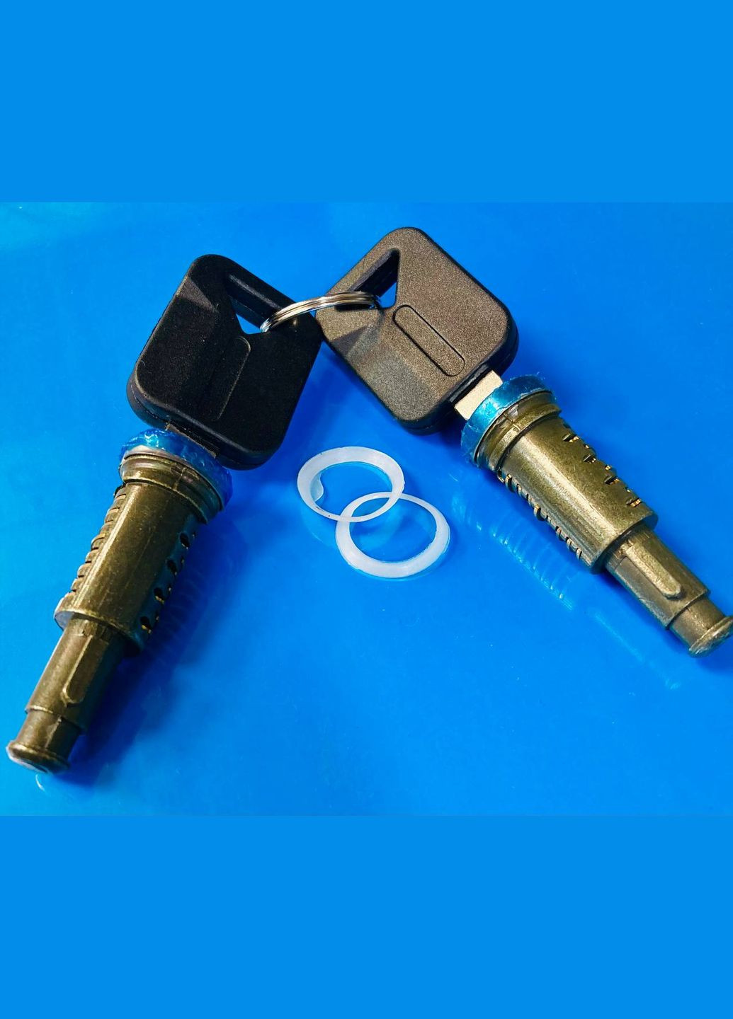 Личинка замка двери VOLVO FH/FM — комплект на 2 двери с ключами Mega (344586150)