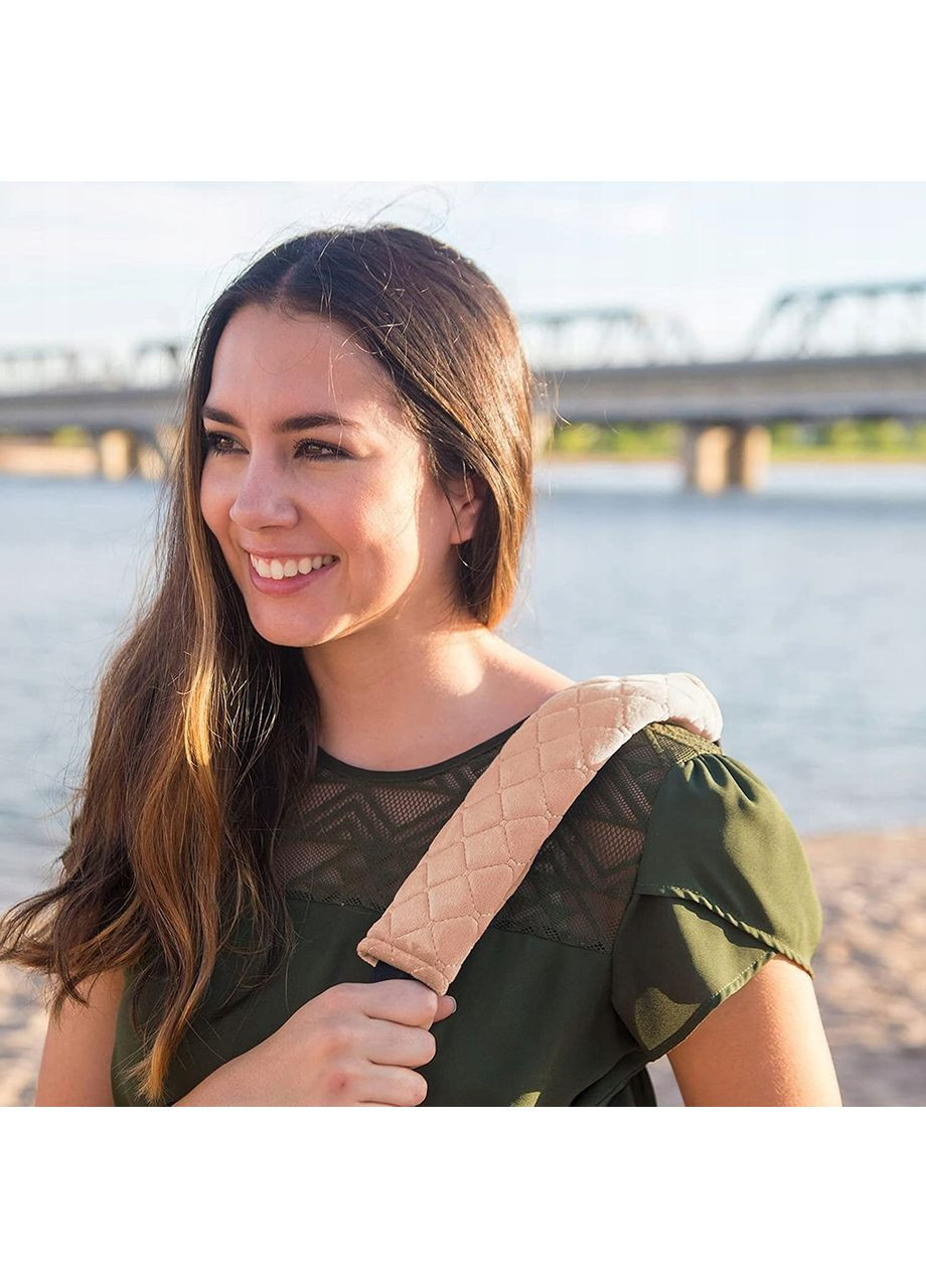 Мʼяка накладна на ремінь безпеки універсальні 2 штуки, захисний чохол на пасок в авто 26 x 6 см Бежевий No Brand (361669434)