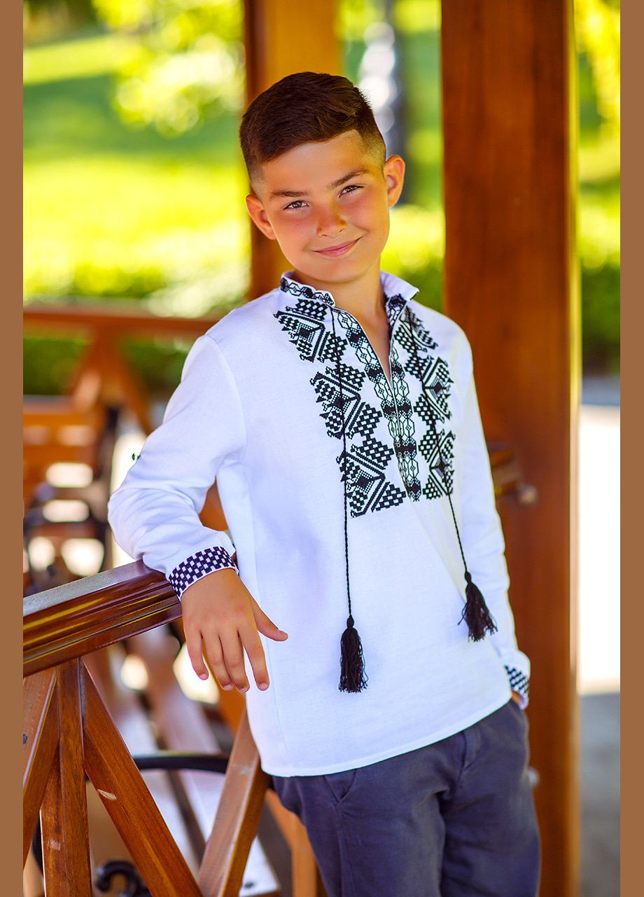 Сучасна вишиванка для хлопчика з чорним орнаментом No Brand (341327925)