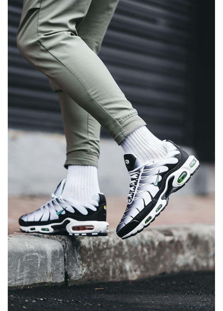 Белые демисезонные кроссовки мужские nike air max plus tn black white green найк аир макс тн плюс белые No Brand