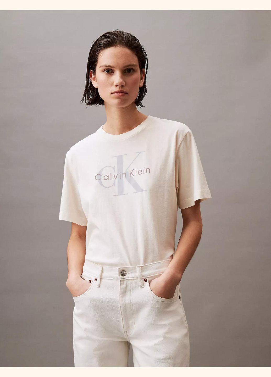 Светло-бежевая летняя футболка, размер m с коротким рукавом Calvin Klein
