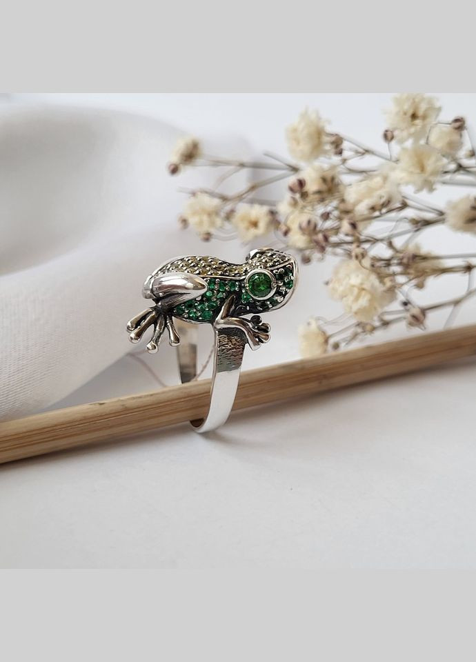 Серебряное кольцо колечко Жабка с Зелеными камнями размер серебро 925 пробы черненное 1199 6.33г No Brand (317206175)