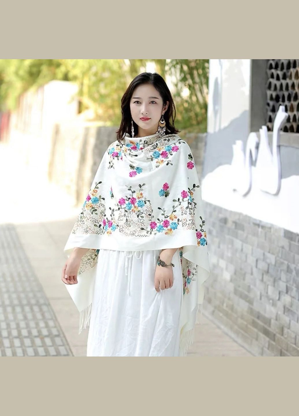 Кашемировый шарф с шелковой вышивкой "Магия природы" в молочном цвете 134004 Cashmere (325878571)