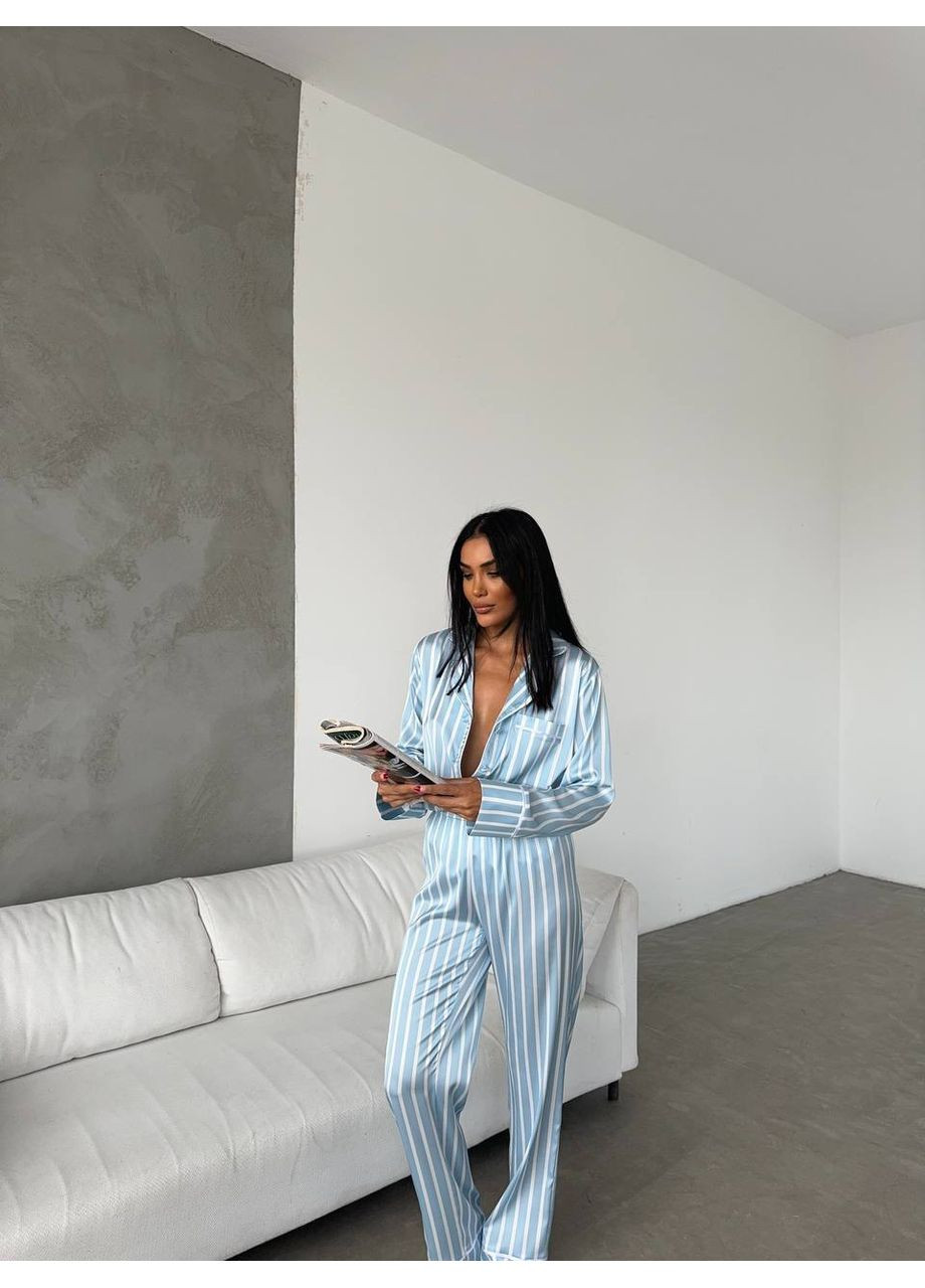 Блакитна всесезон сатиновая пижама в голубую полоску сорочка + брюки No Brand