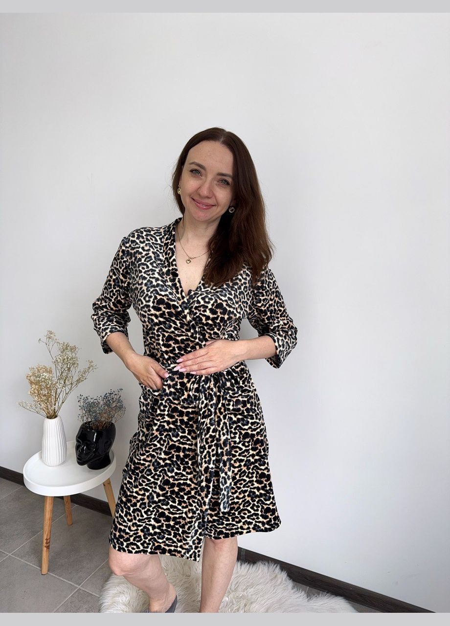 Красивый велюровый халат в леопардовый принт с рукавами три четверти. No Brand (345627384)