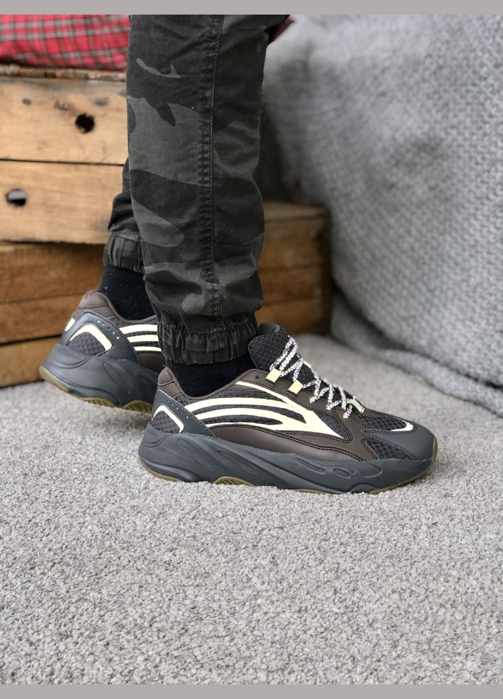 Коричневі Осінні кросівки чоловічі adidas yeezy boost 700 v2 brown | адідас ізі буст 700 в2 коричневі No Brand