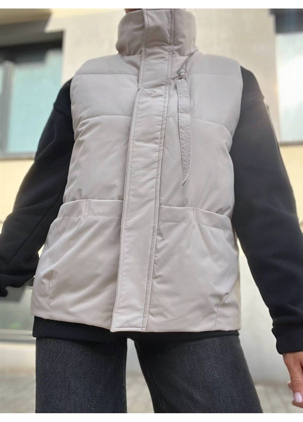 Жилет женский JOY ONE 86336 удлиненный карман молния лента воротник стойка без капюшона No Brand (304291691)