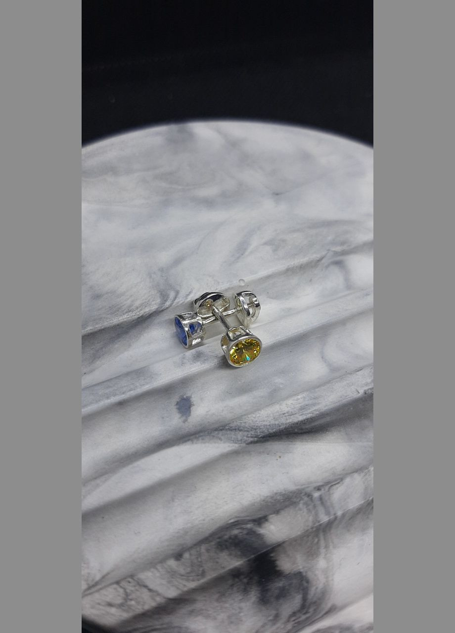 Сережки срібло 925 проба цвяшки пусети на закрутці Камінчик No Brand (329999354)