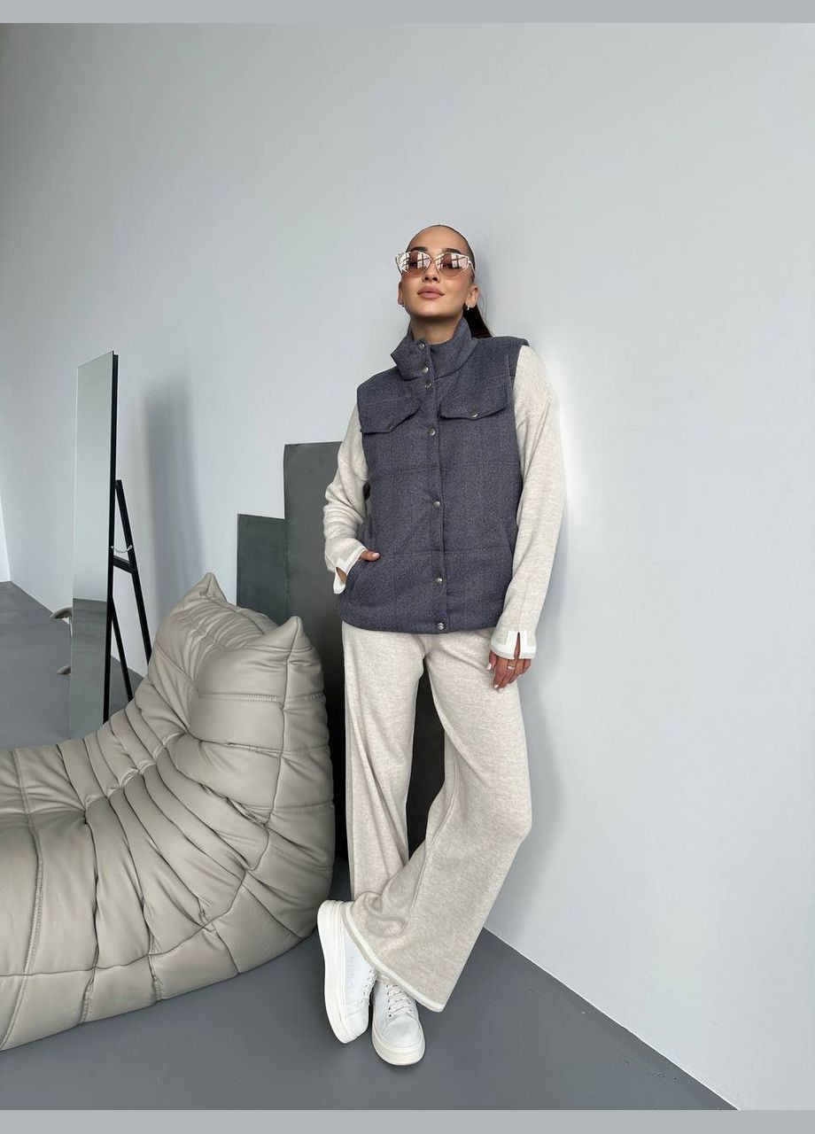 Женская айвори стильная трендовая качественная стеганая кашемировая жилетка с высоким воротником и боковыми карманами. No Brand жилетка (288577481)