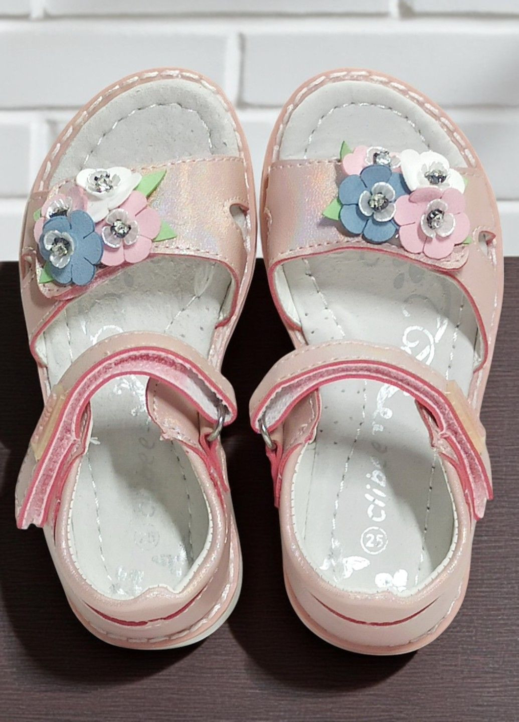 Розовые ортопедические босоножки для девочки на липучках Clibee