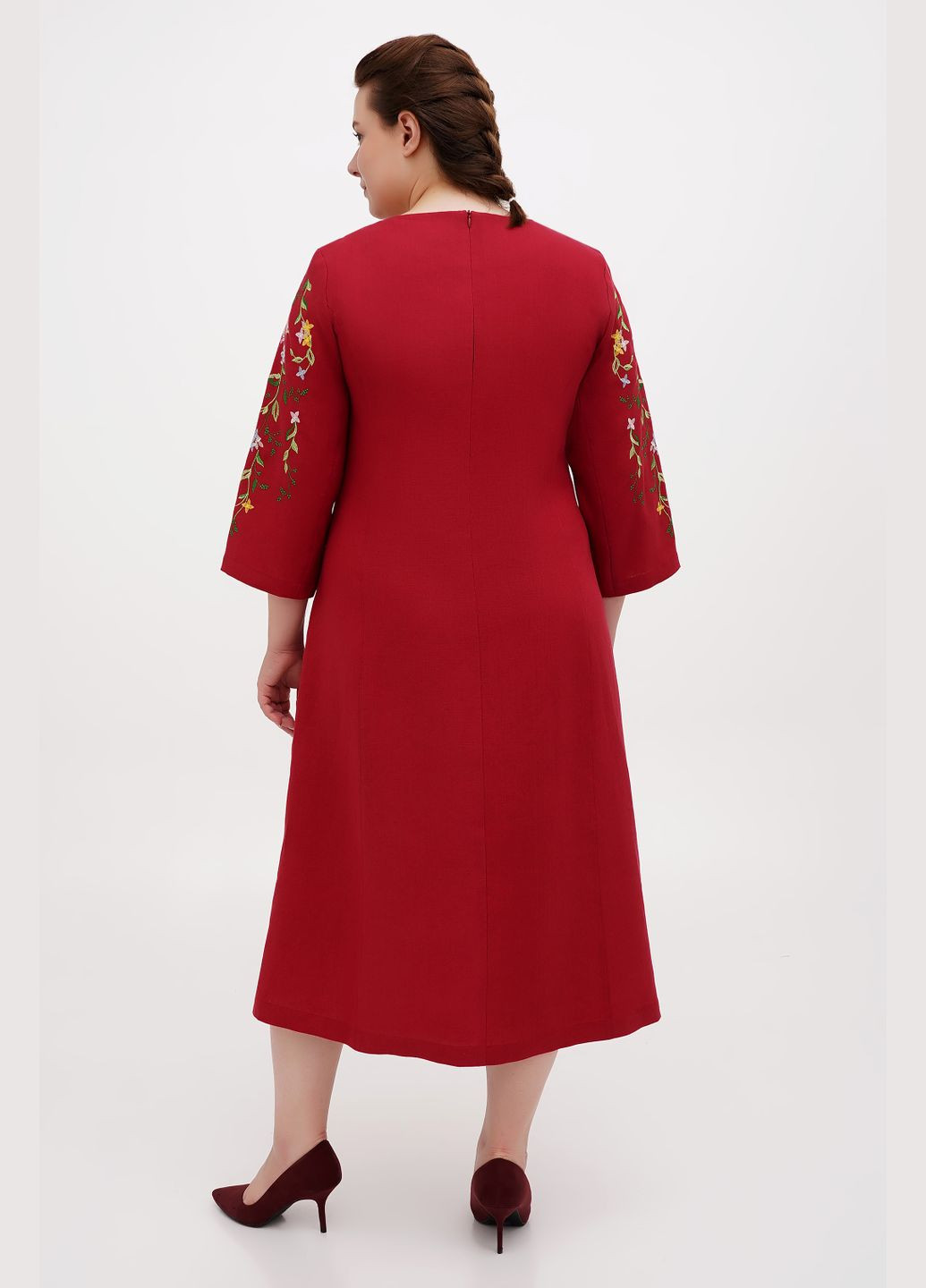 Голубое праздничное льняное макси платье-вышиванка с длинным рукавом и цветочной вышивкой иванна. бордовый, р.46, код 0346/46/1283 ГАЛЕРЕЯ ЛЬОНУ