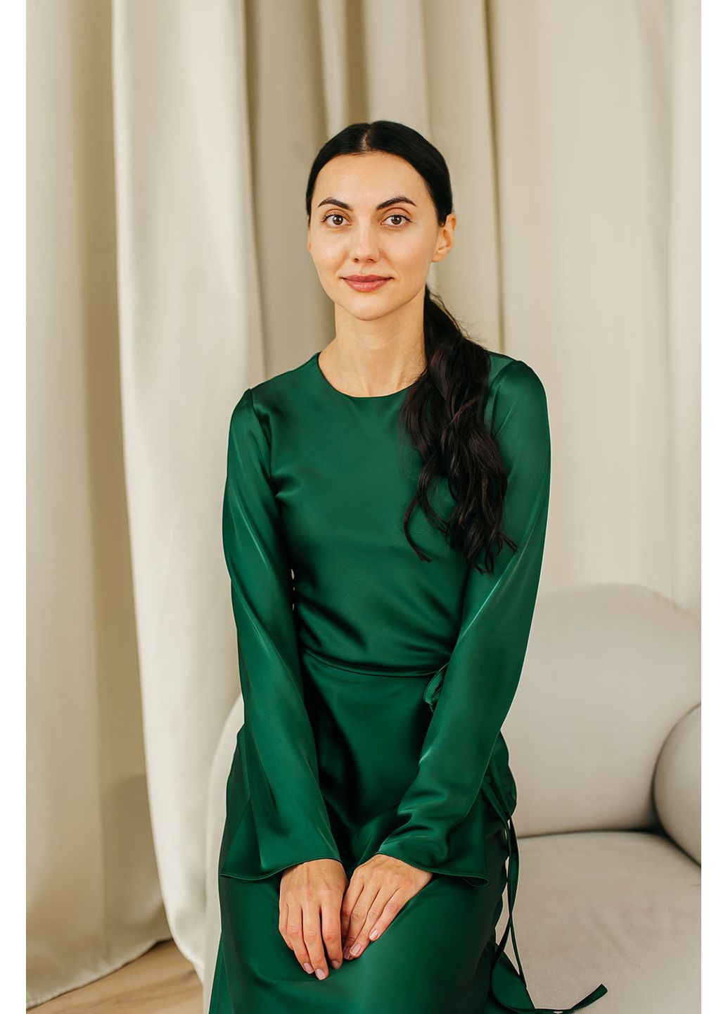 Зеленое платье из двойного шелка с поясом maureen Lana Bryk однотонное