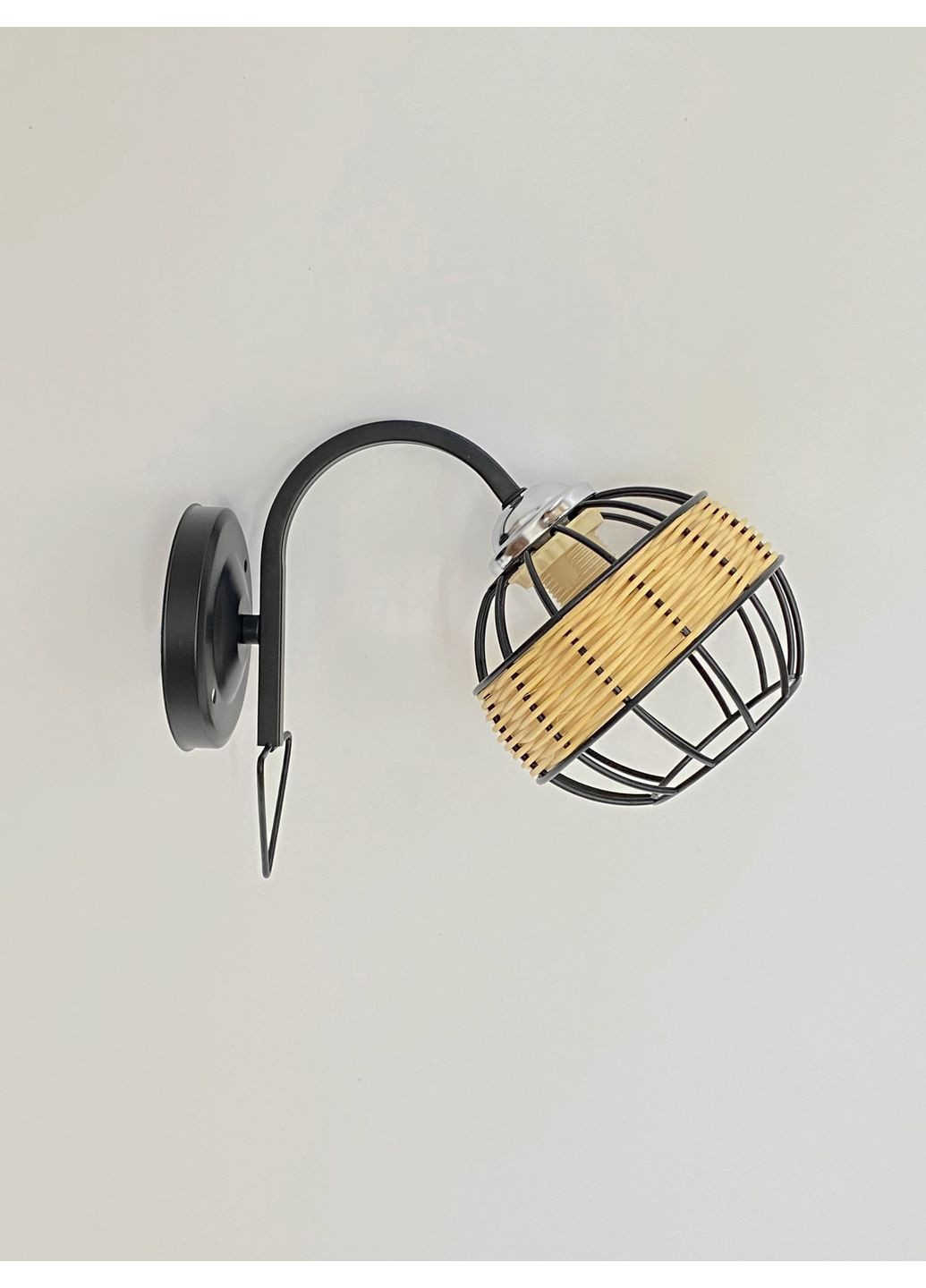 Настінне бра на 1 плафон B-91179A/1 чорний+хром Valeso (366546716)