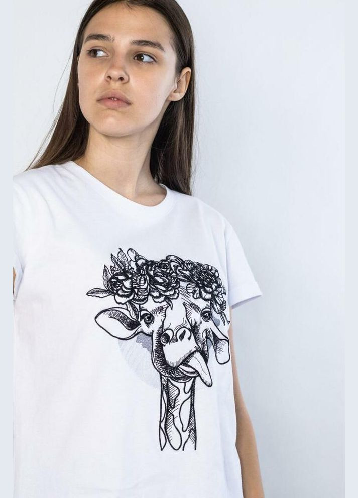 Футболка женская с вышивкой жираф с венком белая MKМФ70152-2 Modna KAZKA - (336931988)