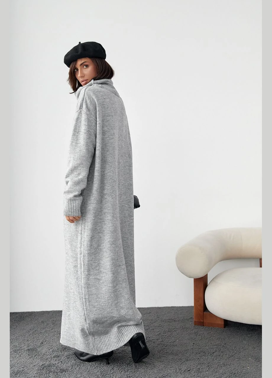 Серое повседневный вязаное платье oversize с высокой горловиной - серый Lurex