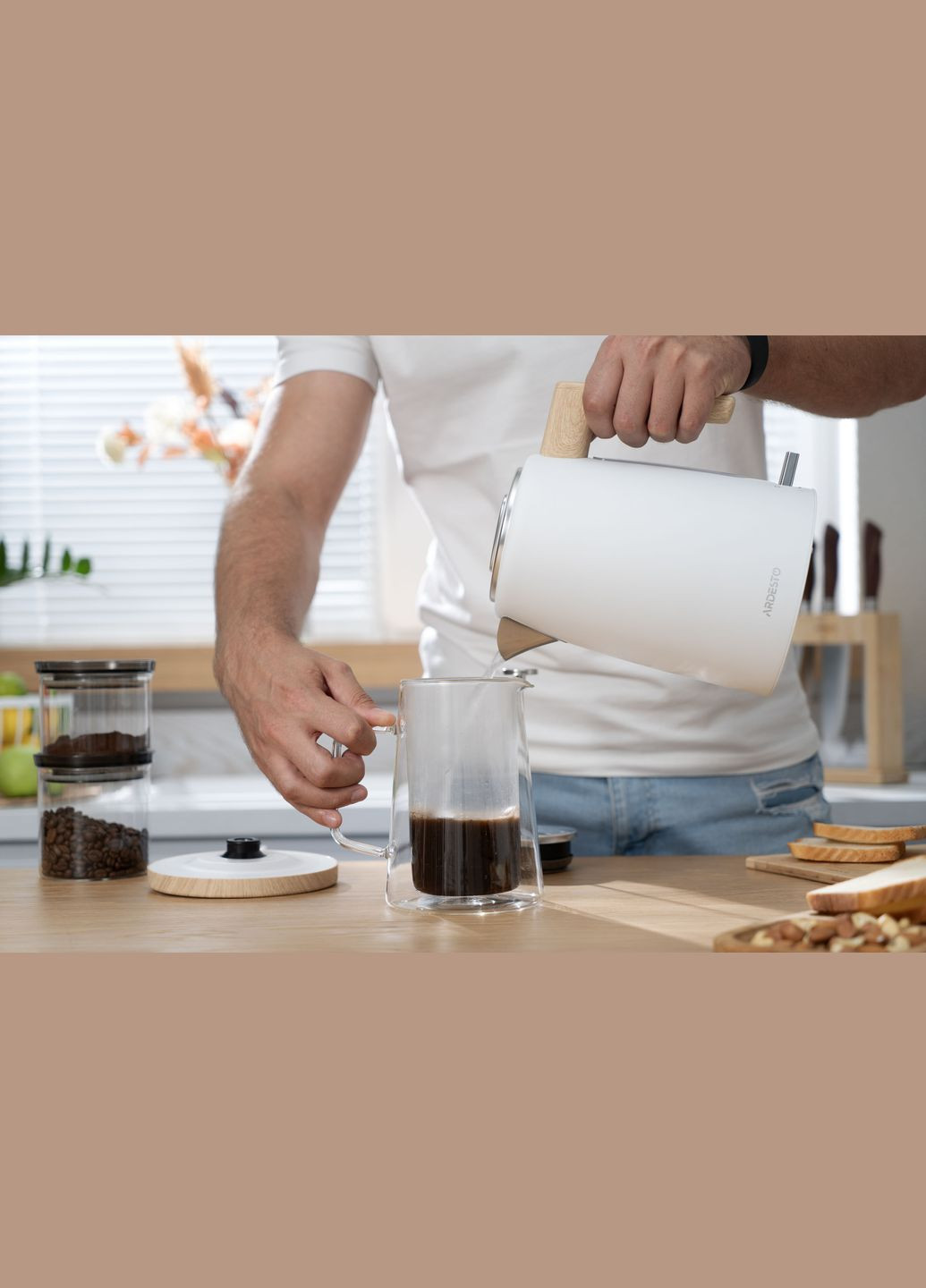 Электрочайник EKL-F420WWD, 1.7л, металл, мат, Strix, белый Ardesto (322458047)