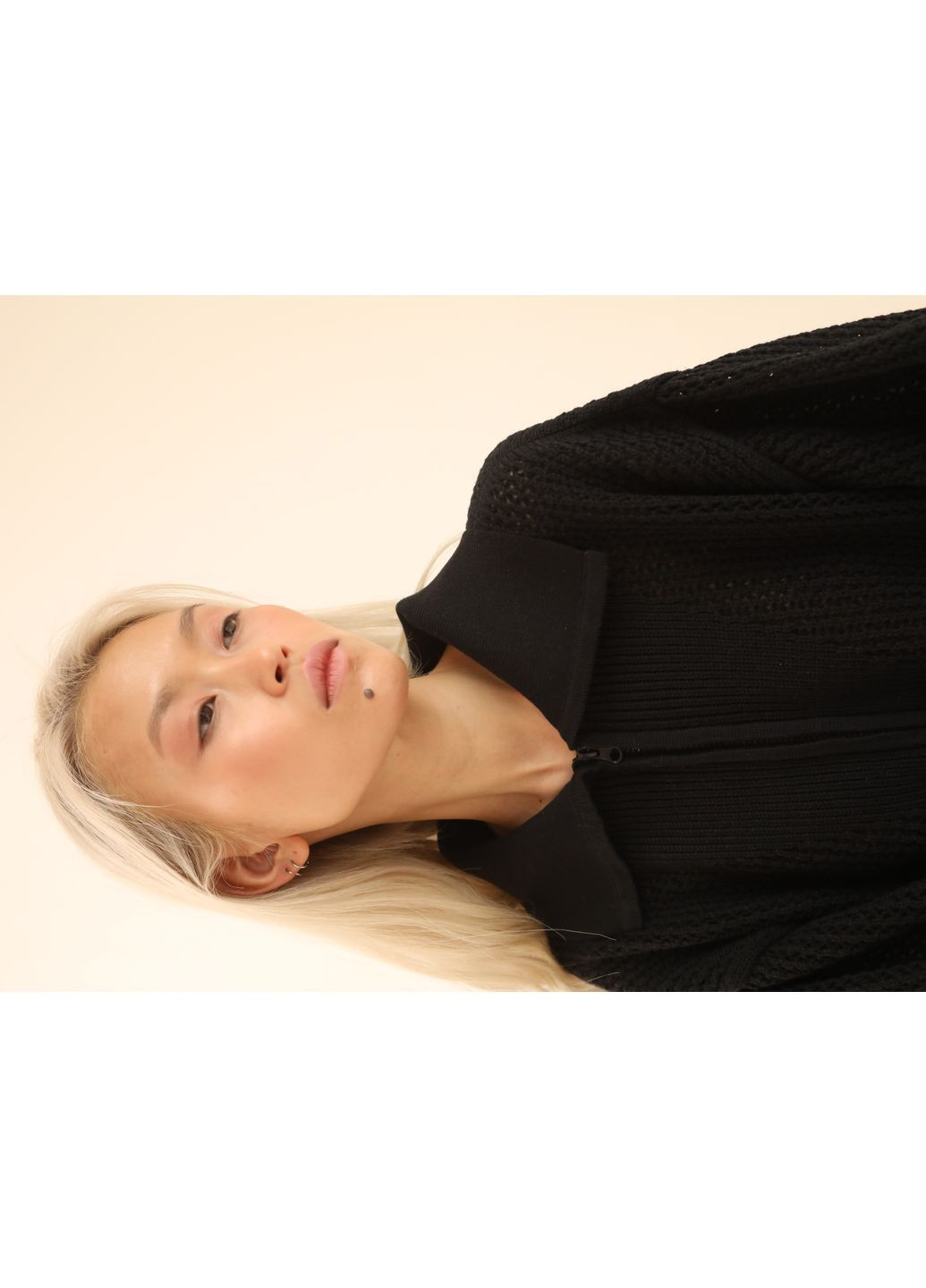 Чорний поло светр в стилі кроше Sage