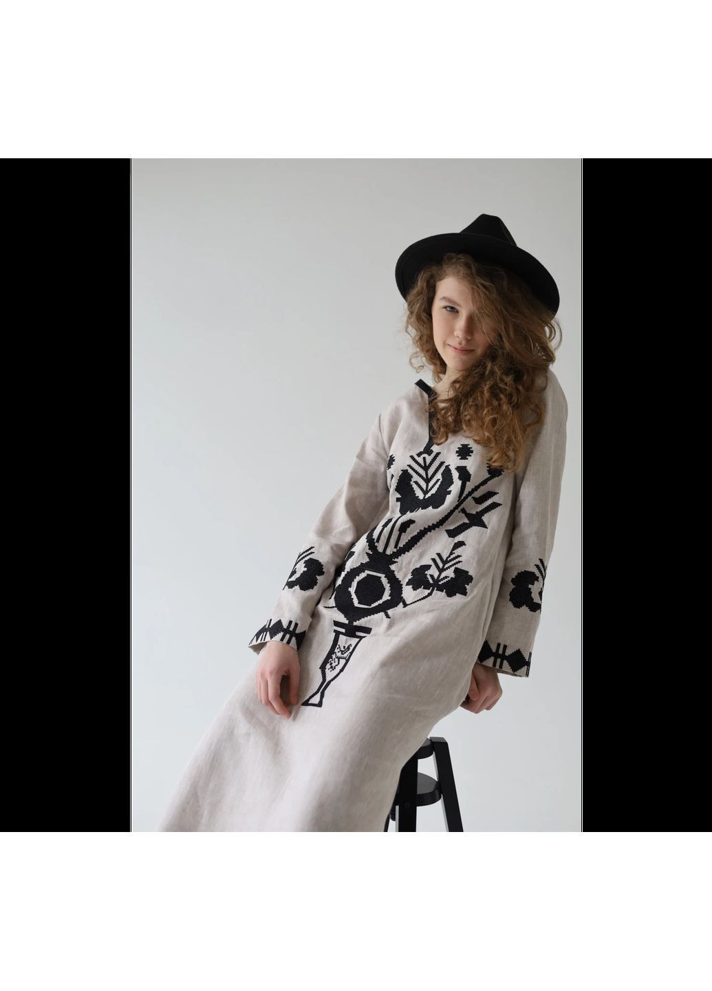 Сіра жіноча вишита сукня всесвіт сіра розмір m (5000294) VOVNA (368896242)