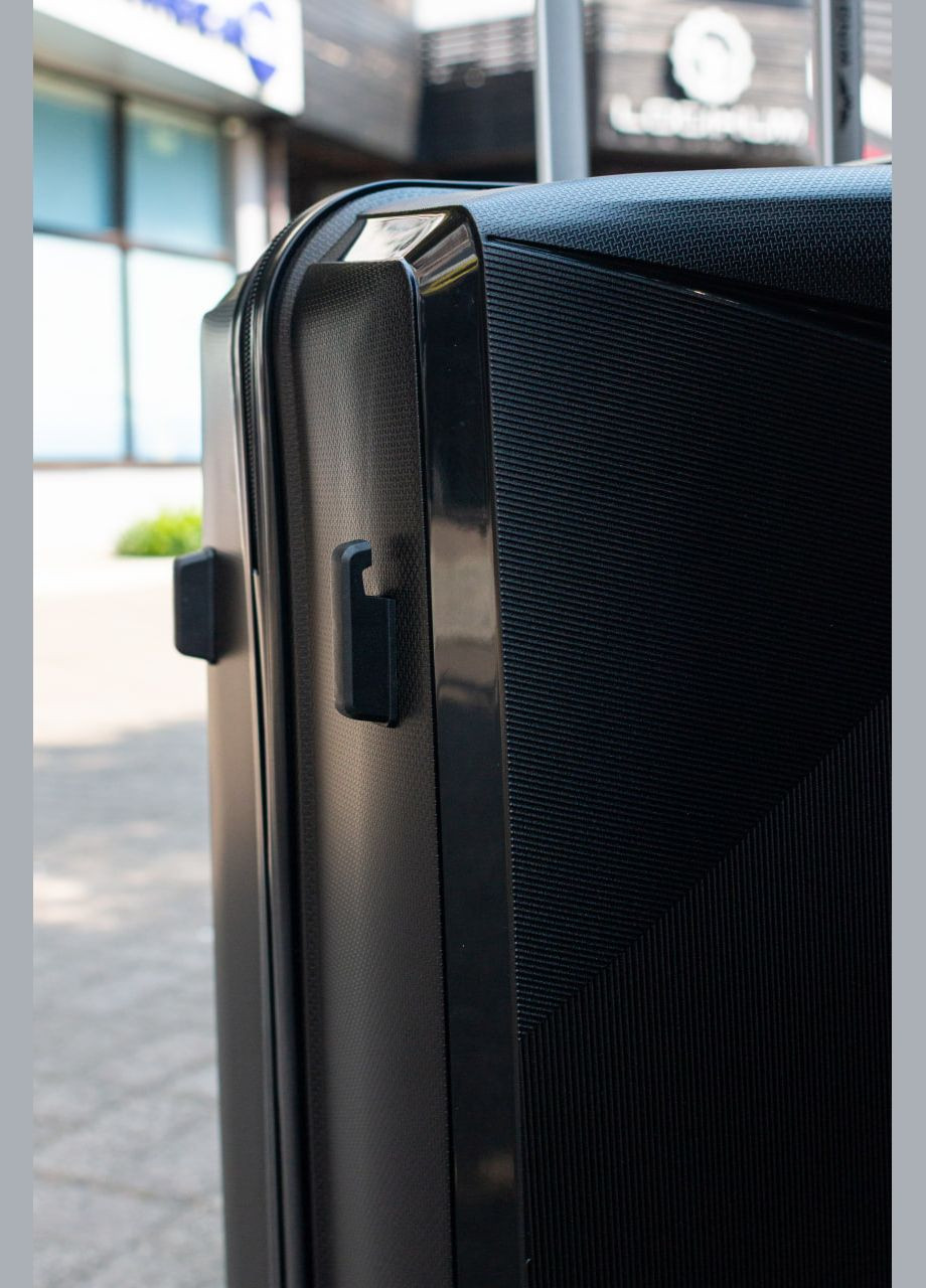 Чемодан полипропилен 100% большой L размер, цвет красный Wings CKT01 (338182635)