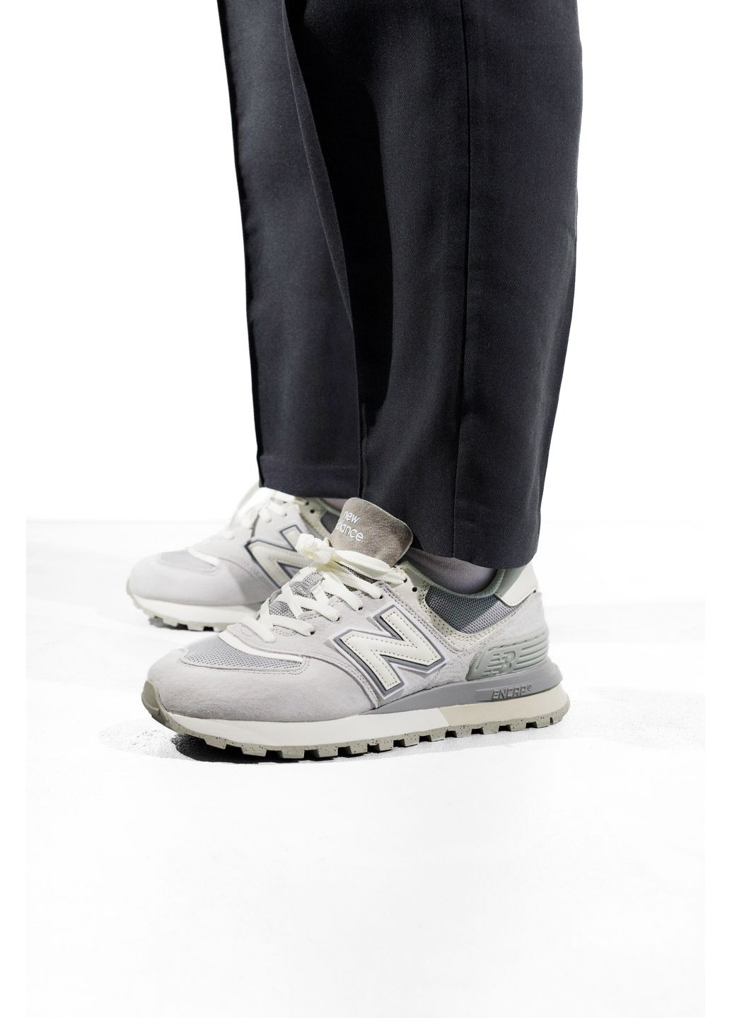 Сірі Осінні кросівки чоловічі new balance 574 legacy grey / beige logo нью беланс 574 No Brand