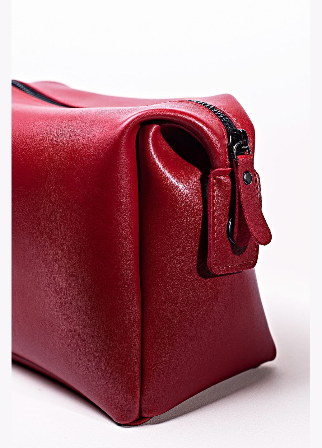 Косметичка з екошкіри червоного кольору VOLMAS (316302488)