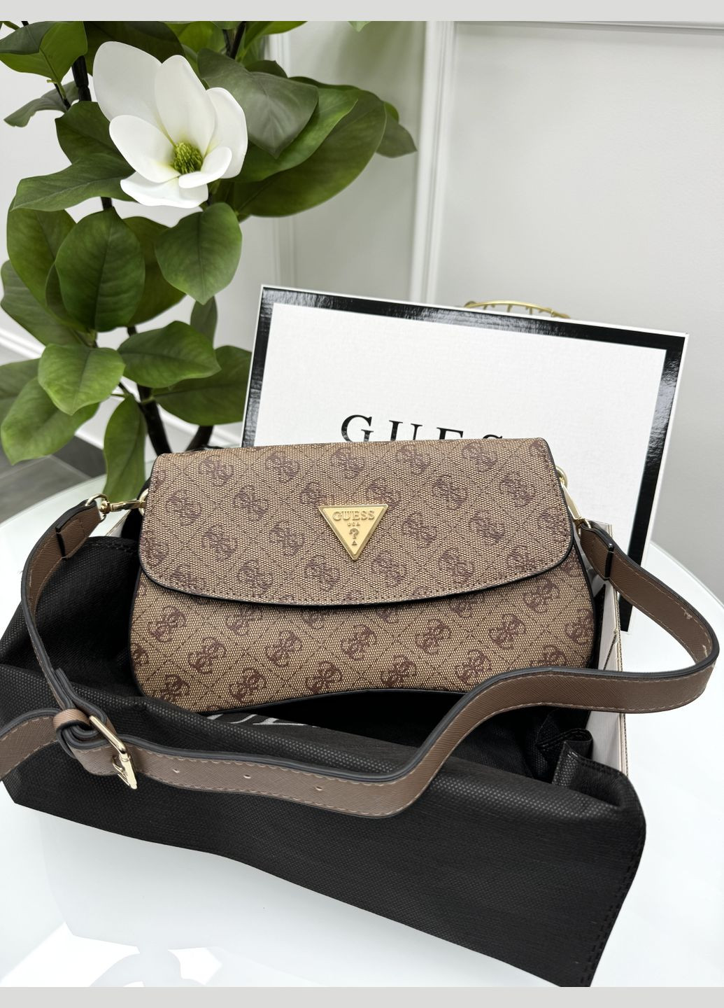 Женская сумка Гесс Noelle багет бежевый No Brand (322360024)