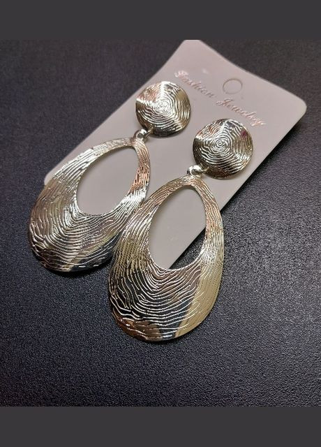 Сережки сріблясті ребристі No Brand (328082777)