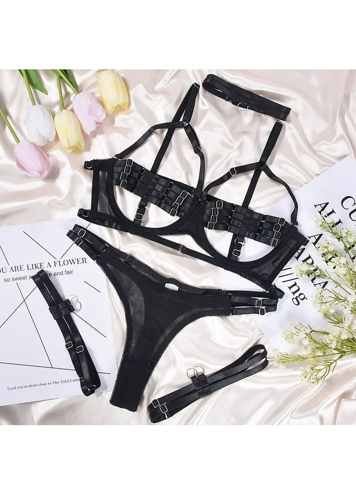 Черный демисезонный комплект нижнего белья. яркий и создающий эротический комплект из нежного кружева. No Brand