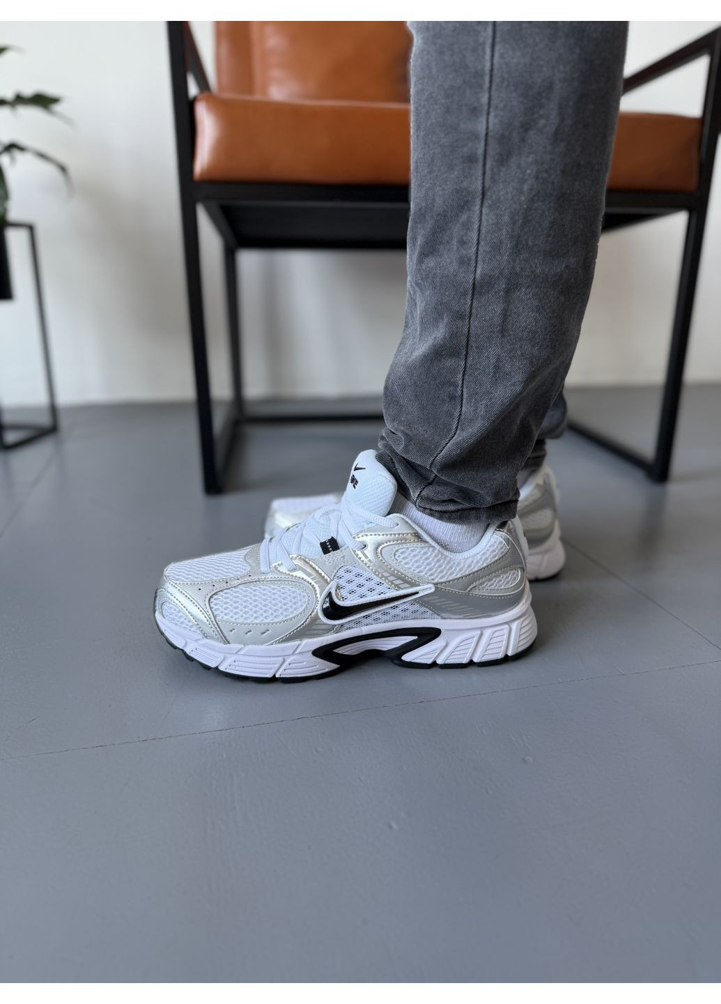 Чорні Осінні кросівки чоловічі nike zoom vomero 5 rnr white silver black найк аір зум вомеро 5 No Brand