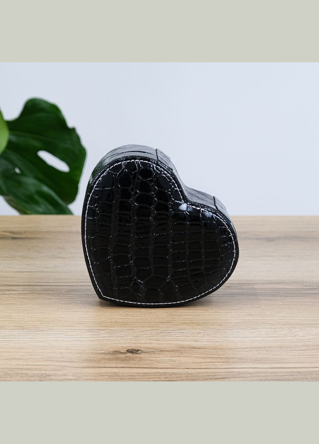 Шкатулка для украшений с зеркалом в форме сердца, экокожа черная см. (JZ-011-3) Гранд Презент (322190828)