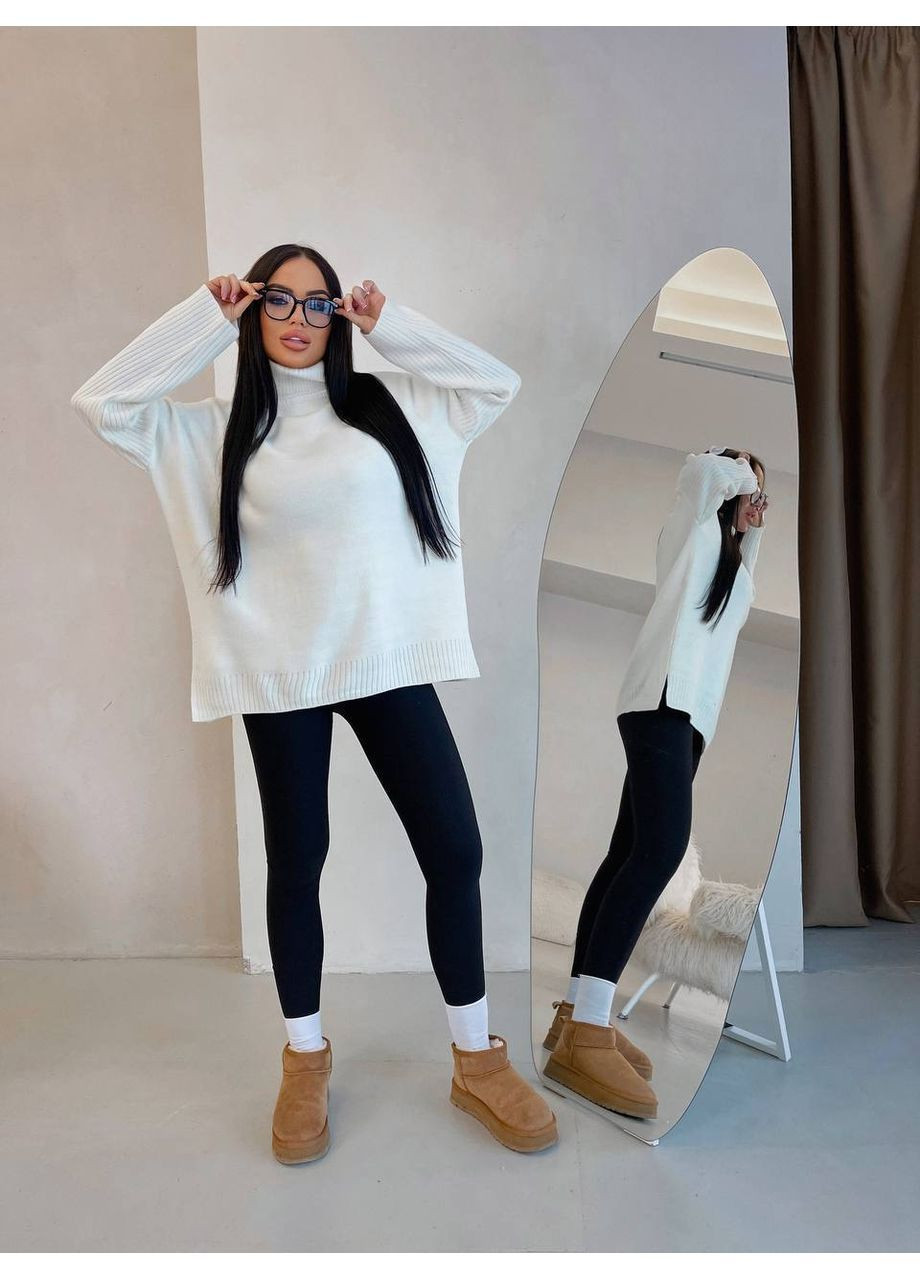 Молочный зимний женский удлиненный свитер оверсайз с разрезами MonCher