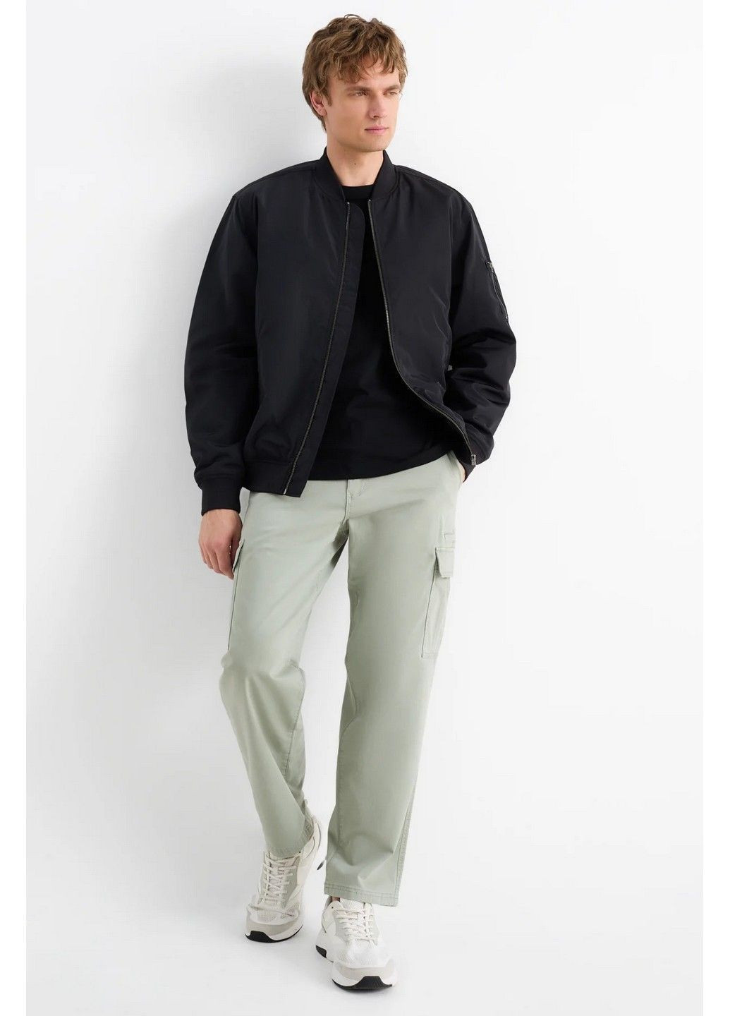 Светло-зеленые демисезонные брюки C&A