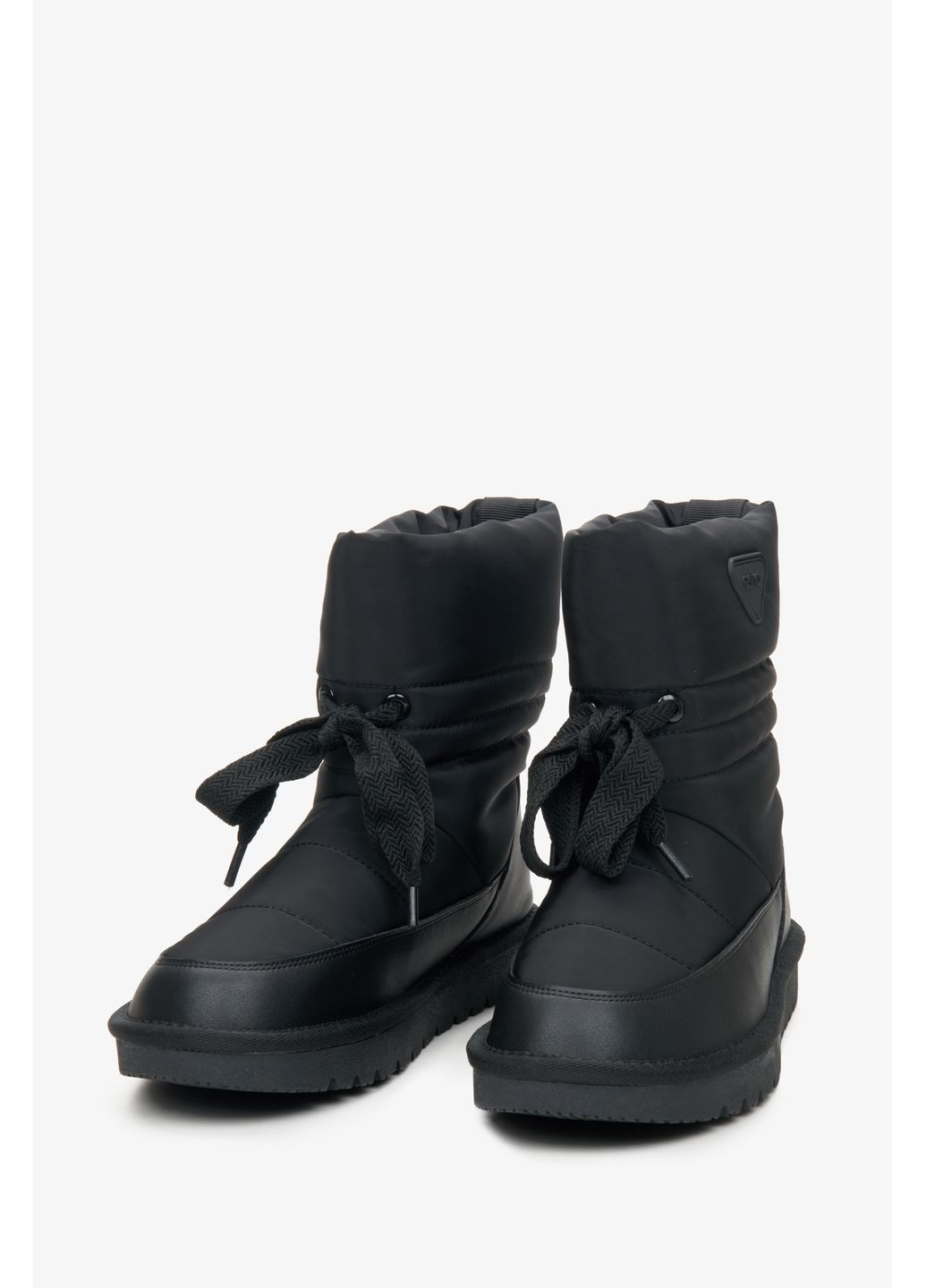 Черные дутики, цвет черный Estro