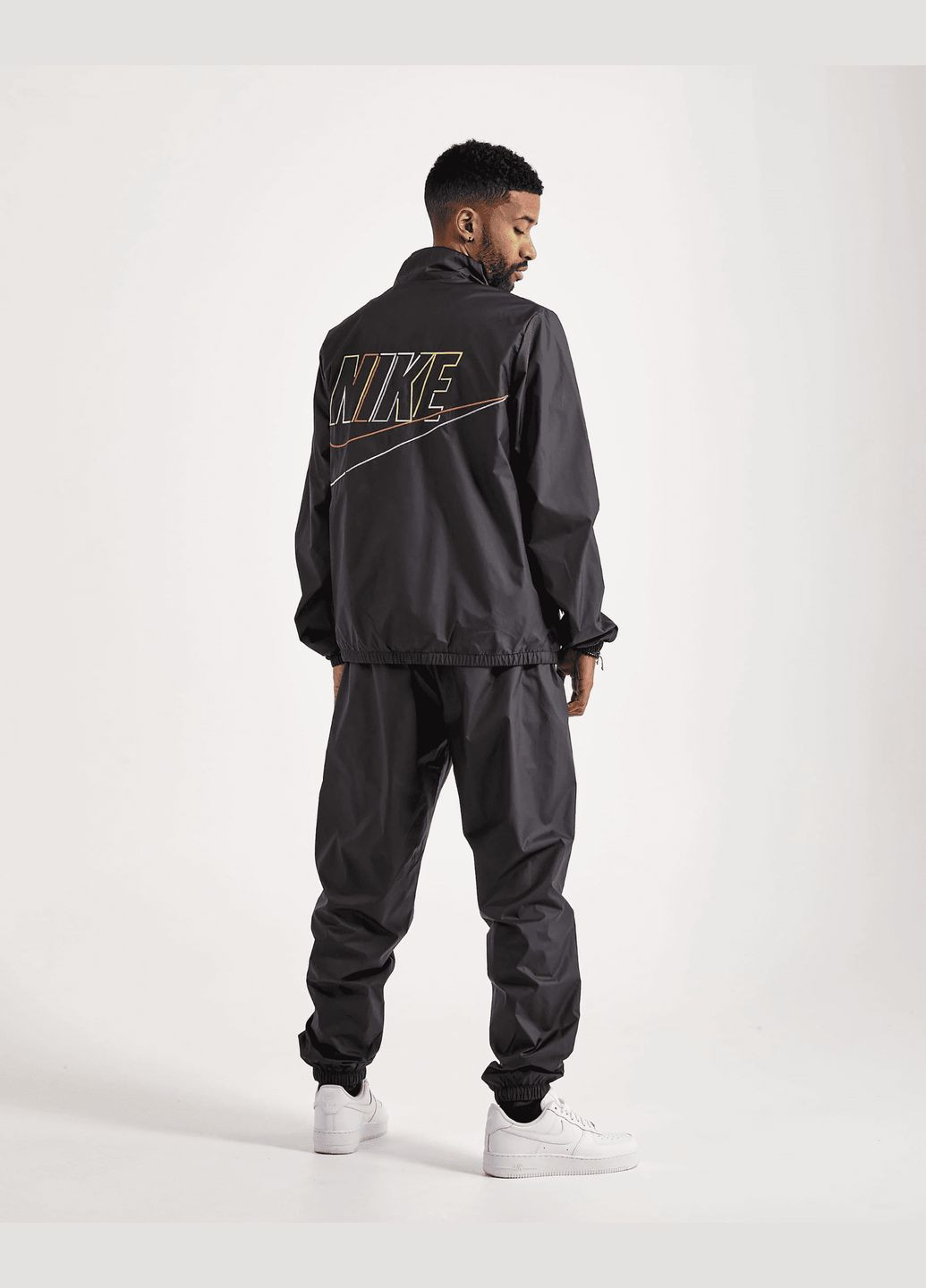 Чорна демісезонна куртка (вітровка) чоловіча club woven jacket dx0672010 весна-осінь чорна Nike
