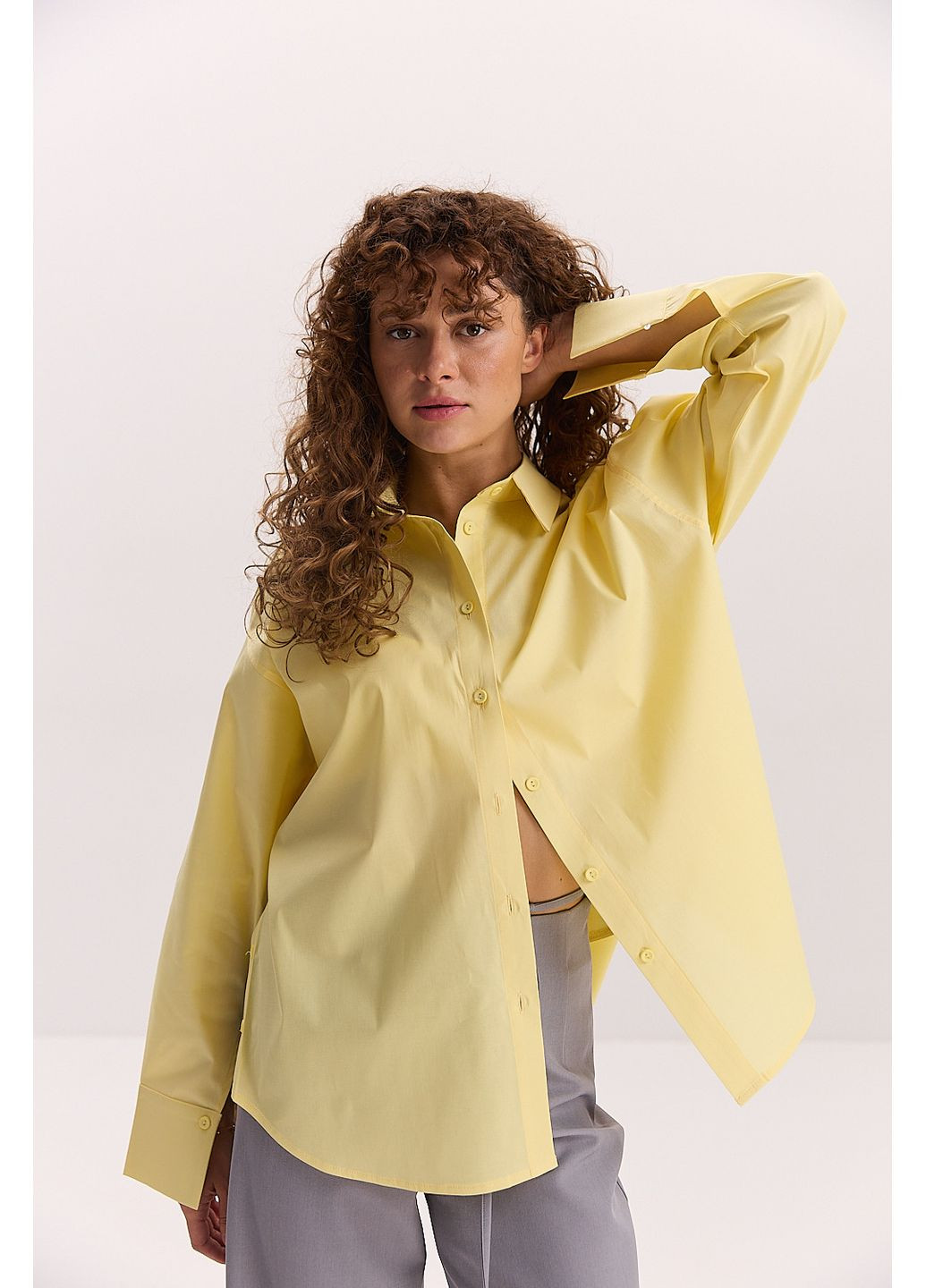 Жіноча сорочка оверсайз жовта з розрізами на ґудзиках з боків Arjen (353306016)