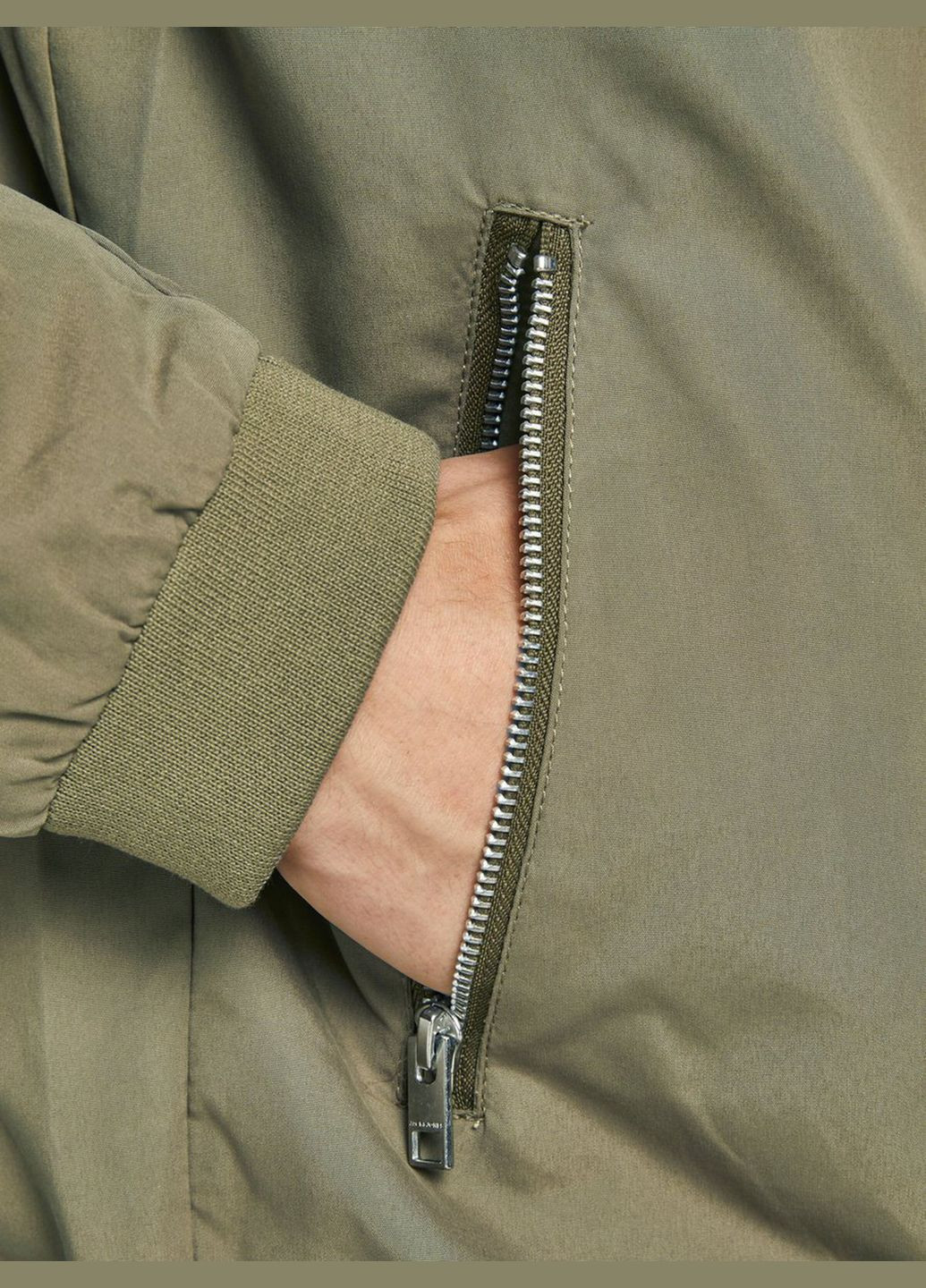 Оливковая (хаки) демисезонная куртка бомбер JACK&JONES Rush 12165203