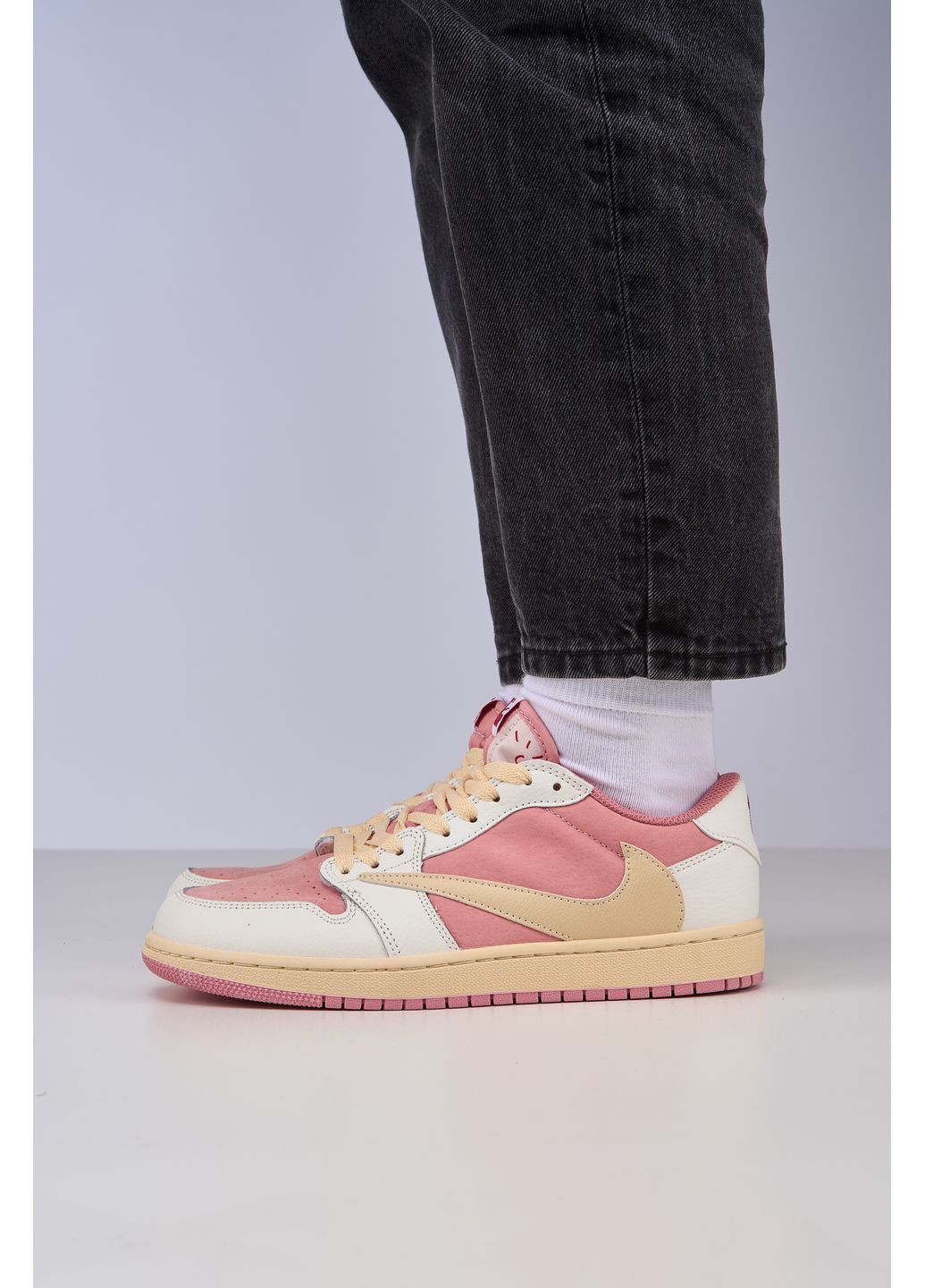 Розовые демисезонные кроссовки мужские nike travis scott x air jordan 1 low og white pink найк тревис скот No Brand