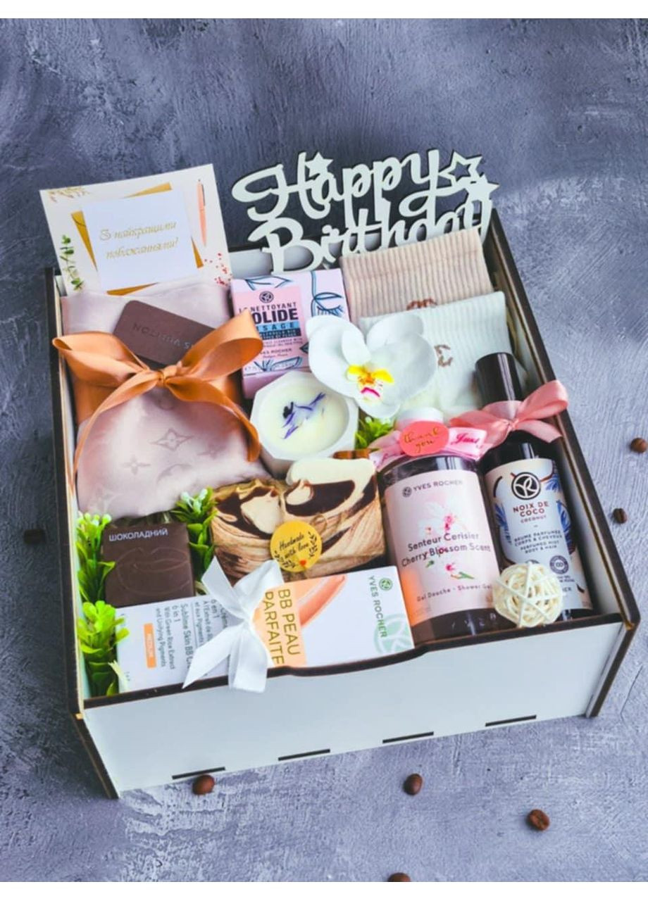 Женский подарочный набор с косметикой и косынкой для любимой девушки, жены, мамы, для подруги. No Brand (360549844)