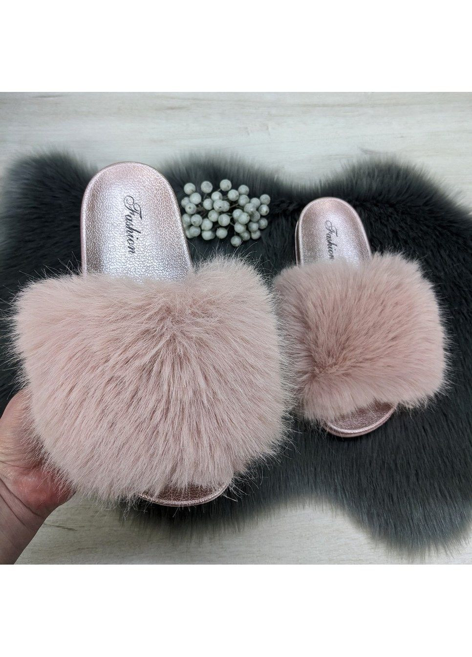 Розовые шлепанцы женские меховые Fashion