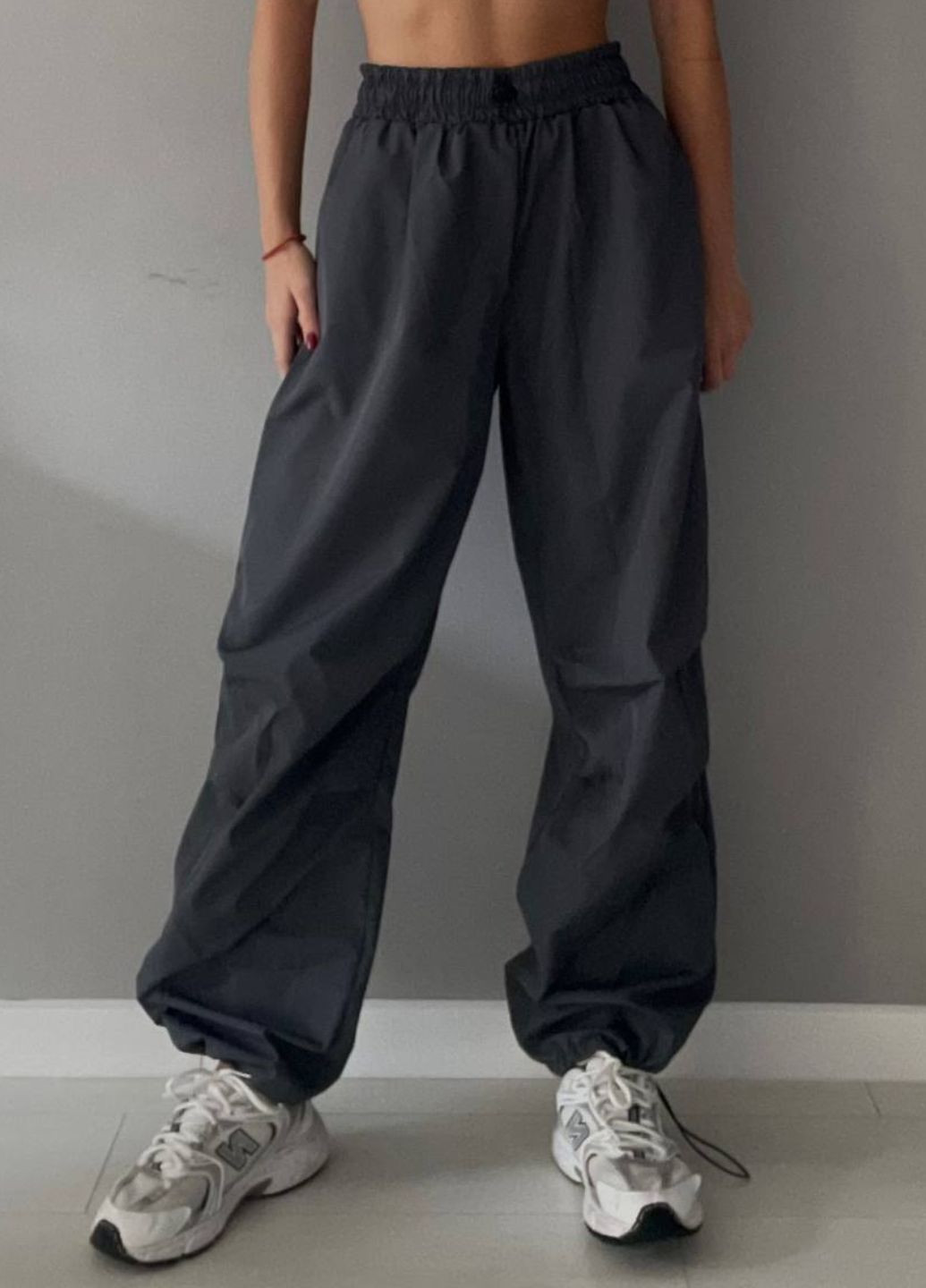 Базові повсякденні демісезонні штани карго високої посадки з кишенями та фіксаторами по низу Україна (328558881)