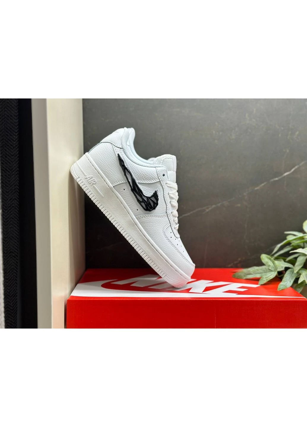 Белые демисезонные кроссовки мужские nike air force 1 low molten black white найк аир форс 1 белые No Brand