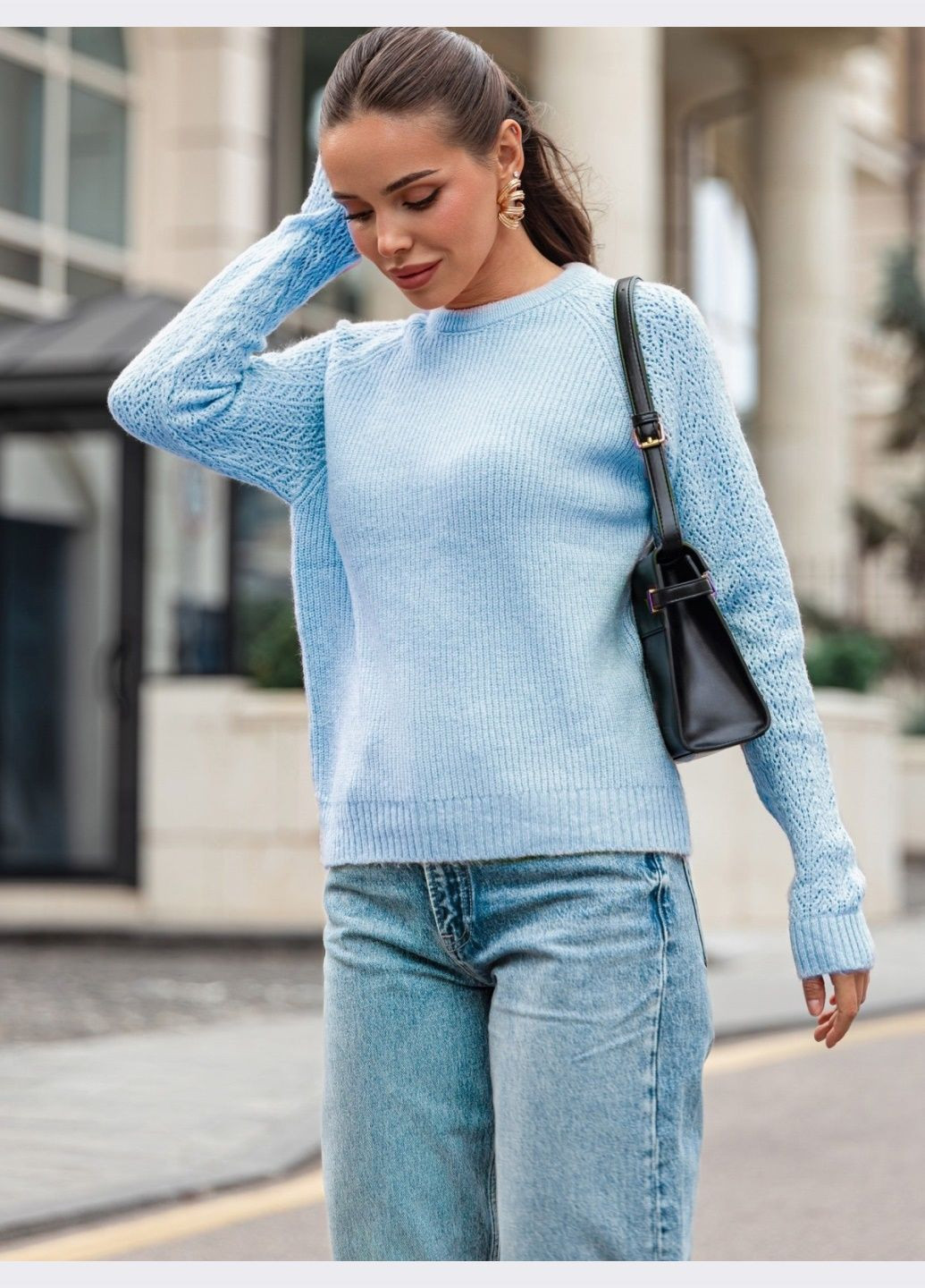 Блакитний демісезонний в'язаний джемпер з перфорацією на рукавах блакитний Dressa