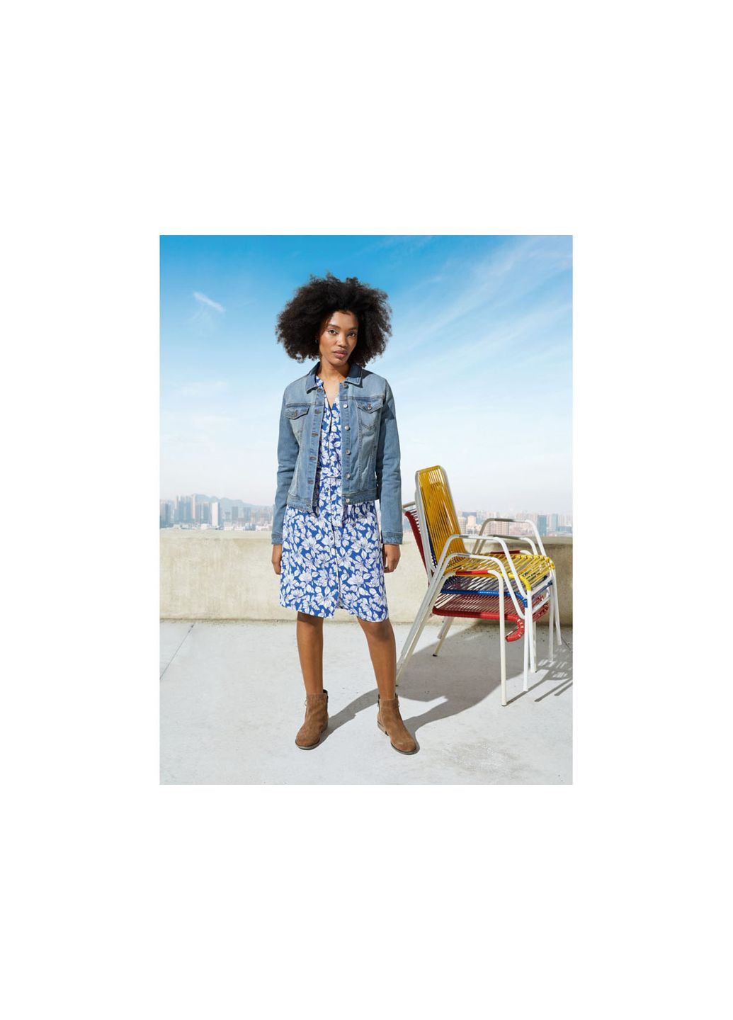 Голубая демисезонная джинсовая куртка прямого кроя для женщины lidl 370715 36(s) куртка-лайнер Esmara