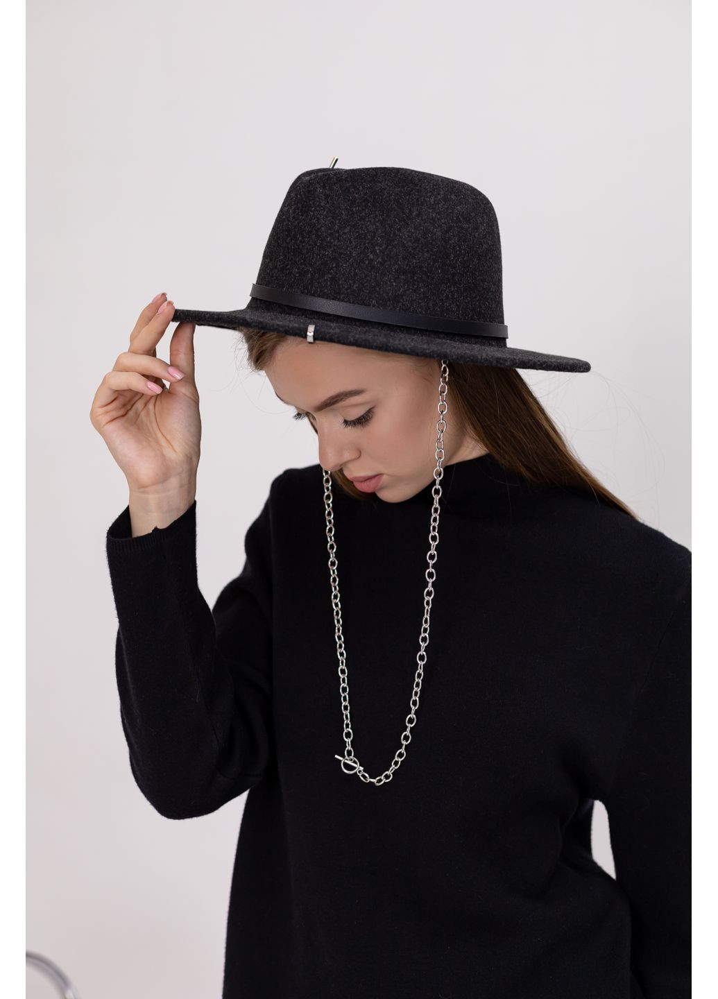 Капелюх Федора з ремінцем, пірсингом, ланцюжком та регулюванням розміру WOOLSIA No Brand (359481394)