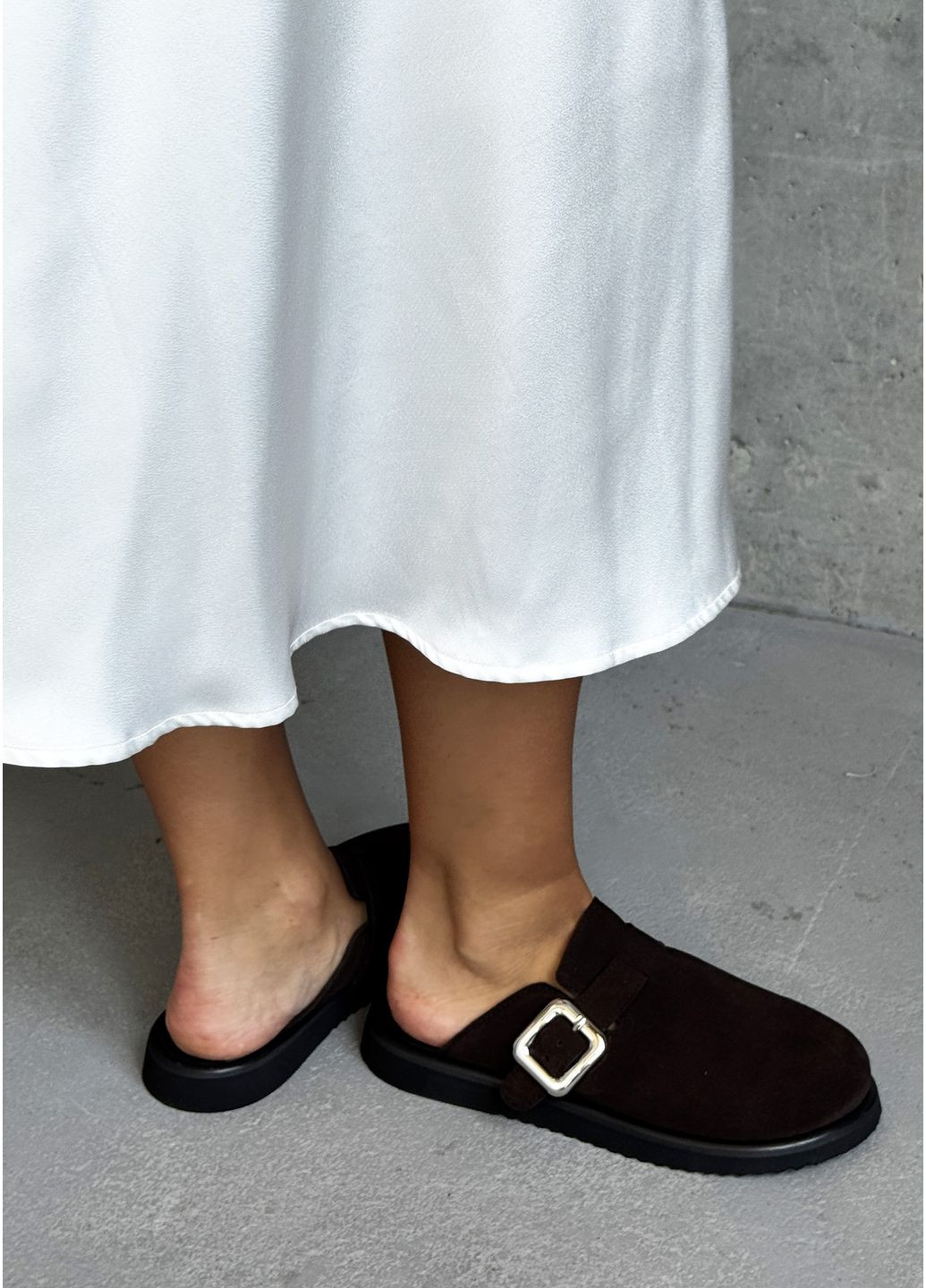 Коричневые замшевые sabo – элегантный шаг каждый день INNOE без каблука с пряжкой