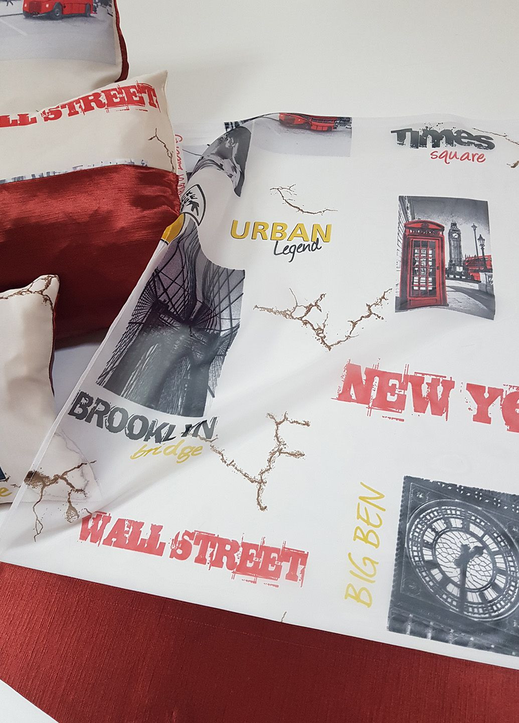 Комплект панельных занавесок New York urban 3шт карниз 140см молочный с красным (7_5п) Firanka City (321000411)