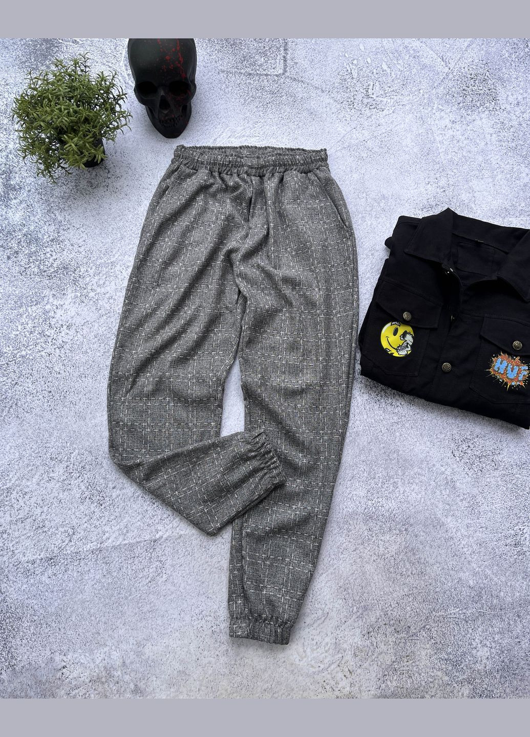 Чоловічі сірі штани на манжетах в клітинку No Brand (370953336)