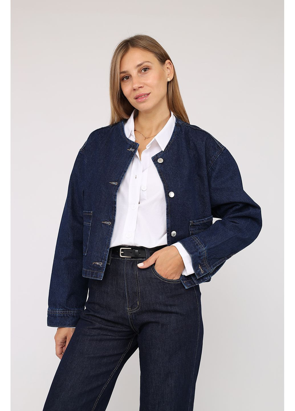 Темно-синя демісезонна куртка джинсова жіноча колір темно-синій цб-00283985 Yuki