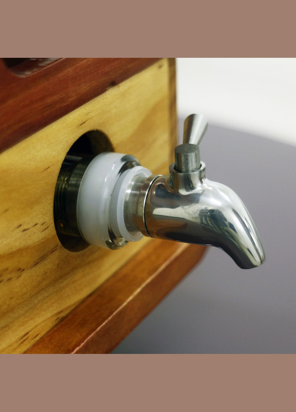 Набір "Авто" скляний декантер 850 мл в ретро машині та 2 склянки на 300 мл для віскі (GP240198) Гранд Презент (302254515)